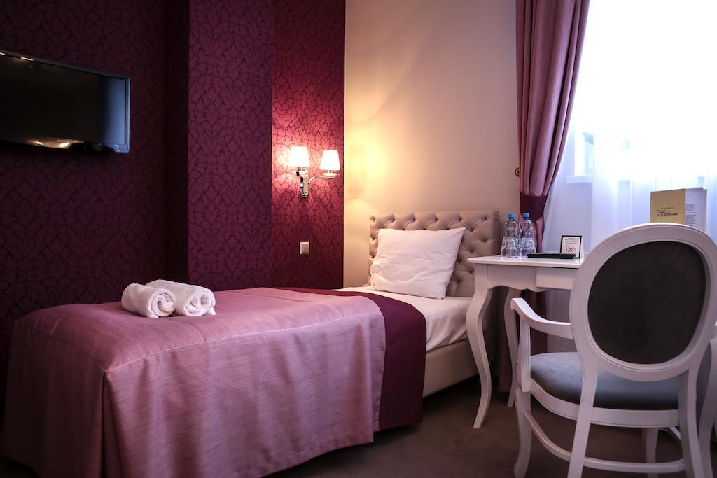 Hotel Madelaine Lwowek Slaski Ruang foto