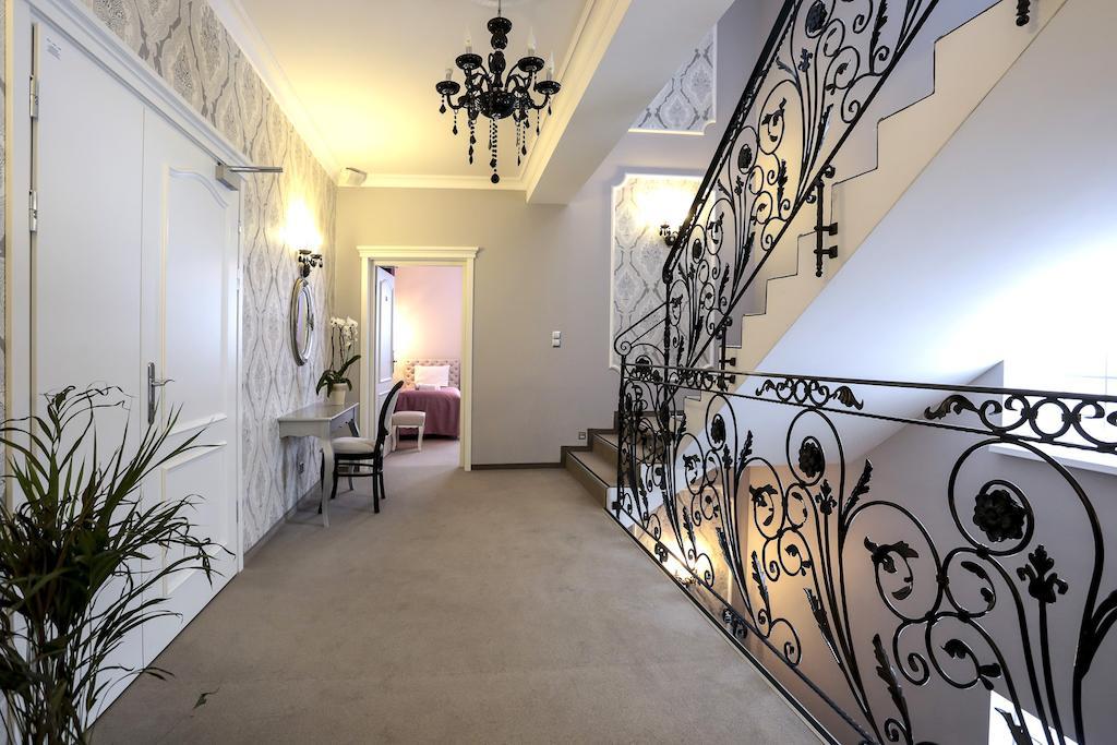 Hotel Madelaine Lwowek Slaski Bagian luar foto