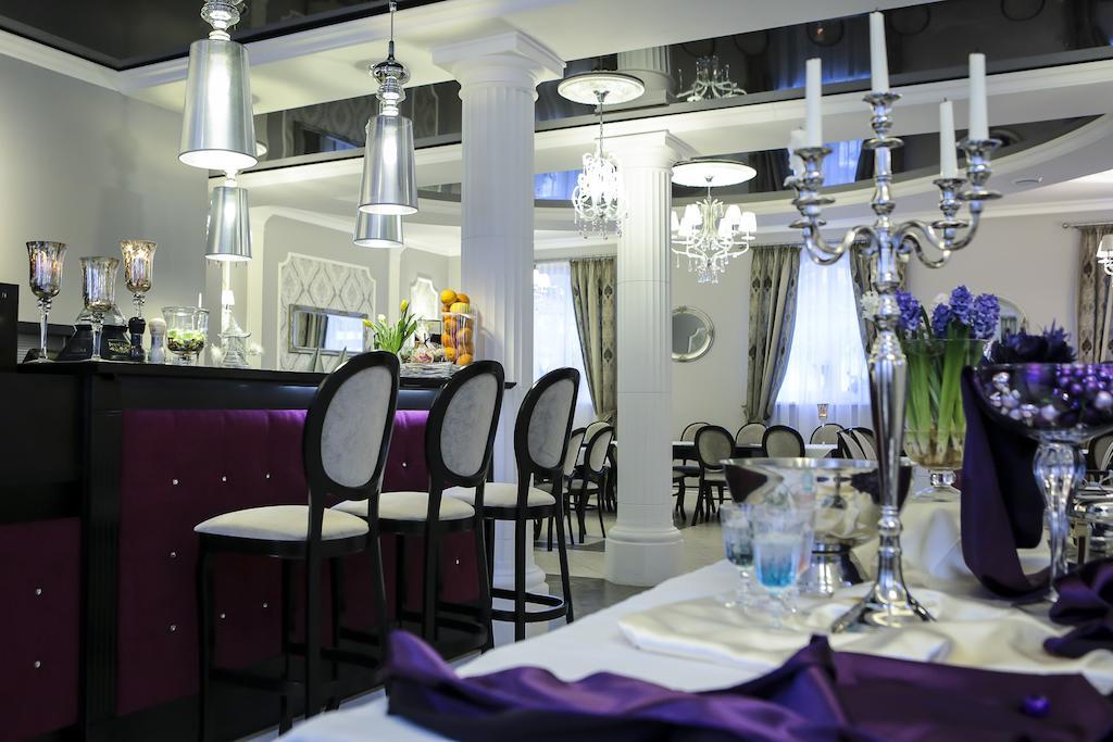 Hotel Madelaine Lwowek Slaski Bagian luar foto