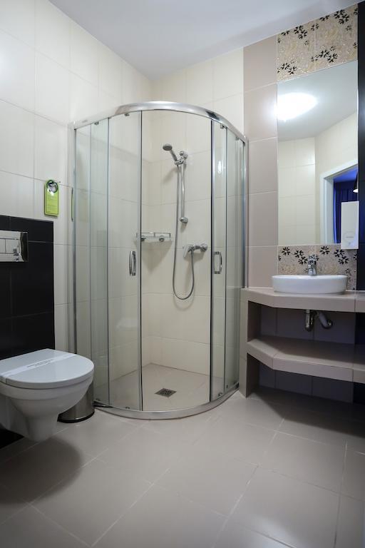 Hotel Madelaine Lwowek Slaski Ruang foto